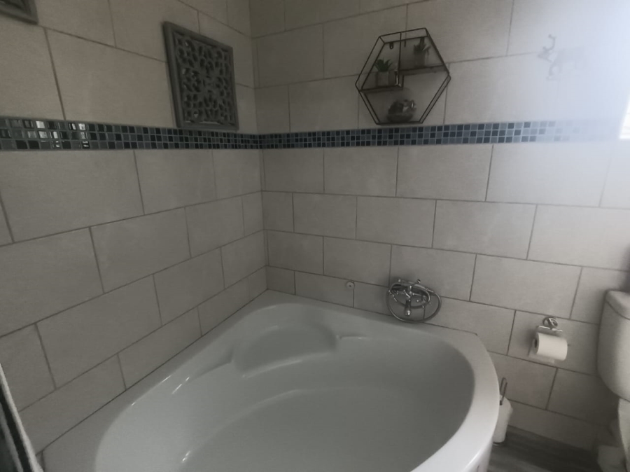 4 Bedroom Property for Sale in Hadison Park Northern Cape
